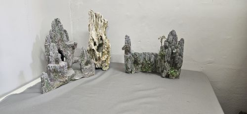Aquarium Decor Collection — 8 Resin Ornaments (Temple, Wreck, Walker, Hobbit House & More)