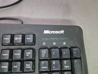 Microsoft Wired USB Keyboard — Full-Size Black