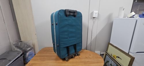 Large Teal Soft-Shell Wheeled Trolley Suitcase (Combination Locks)