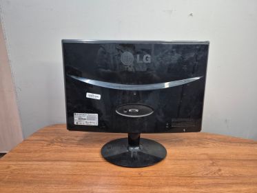 LG Flatron E1940S-PN Widescreen LCD Monitor — Tested Working (No Cables)