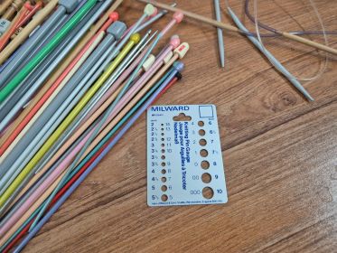Knitting Bundle — Assorted Needles, Milward Pin Gauge & Yarn