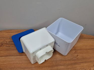 Lilimet Kitchens Retro Bread & Vegetable Keeper — Blue Lid