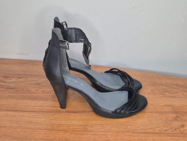 Froggie Black Leather Strappy Sandals — Size 9, Ankle Strap