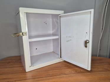 White Metal First-Aid Wall Cabinet — Lockable Hasp