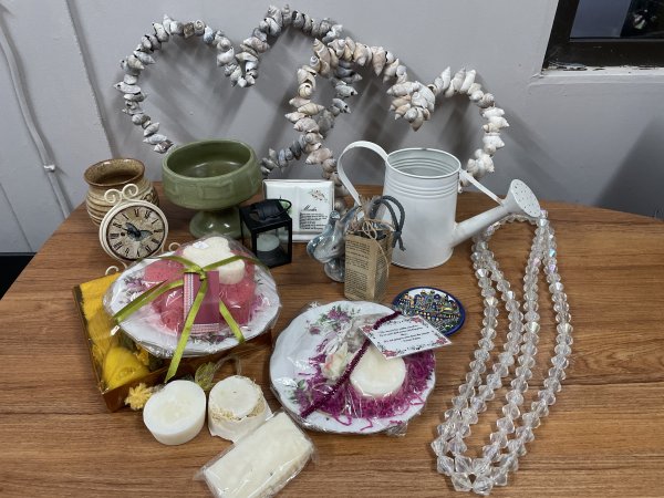 Various Decorative Items