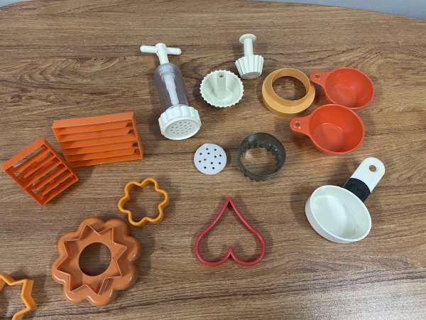 Cookie Cutters & Baking Accessories