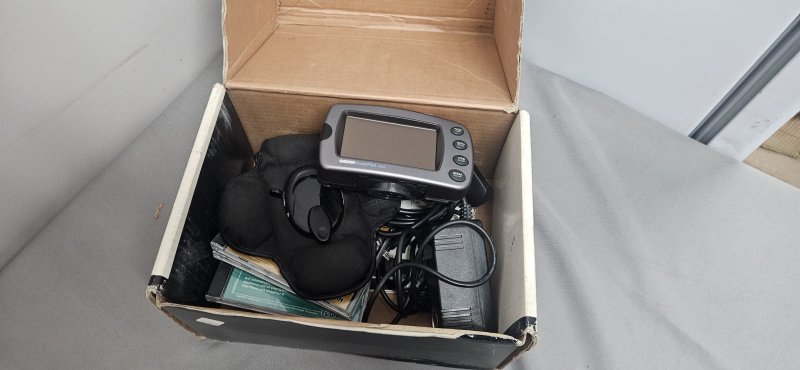 Garmin StreetPilot 2610 Portable Car GPS with MapSource Map CDs