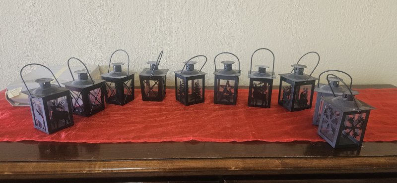 10 × Mini Christmas Metal Tea-Light Lanterns + Box of Tealights
