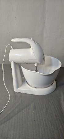 White Stand Mixer with Mixing Bowl