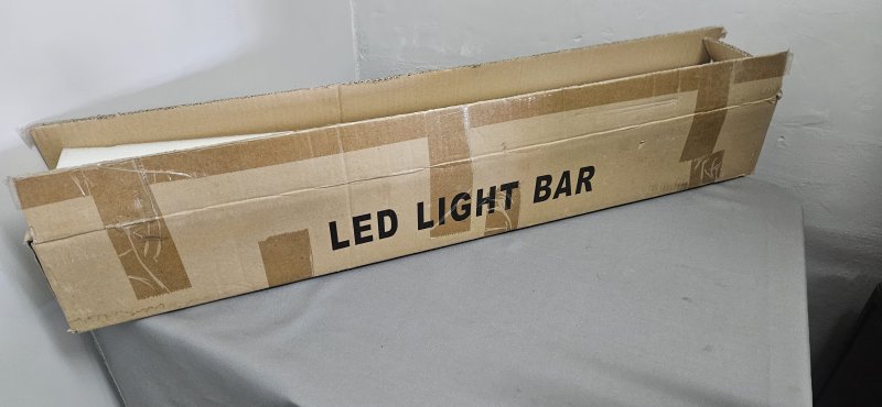 LED Light Bar — 92 cm, 180 W, 10–30 V Spot Beam — Brand New (Boxed)