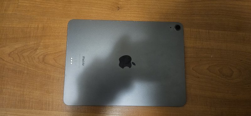 Apple iPad Air (5th Gen) 64GB Wi-Fi — Space Grey (Tested Working)
