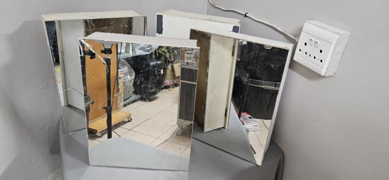 Job Lot of 4 Bathroom Mirror Cabinets — Mirrors Cracked and Broken