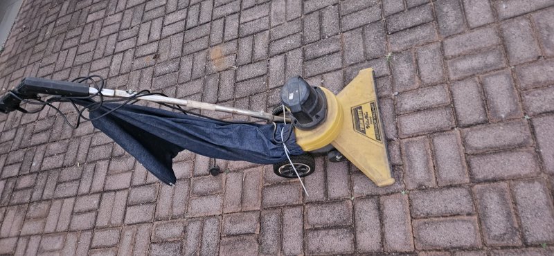 Trim Rite Villa-Vac 1000 Electric Outdoor Vacuum — Tested Working