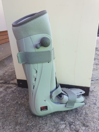 BREG Orthopedic Walking Boot / Moon Boot