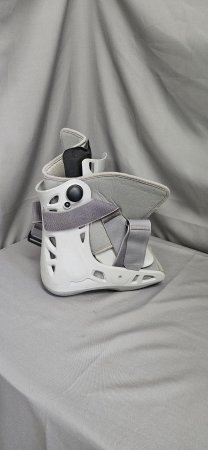 Aircast Moonboot— Adjustable Air Cast Ankle / Foot Brace (Size 9)
