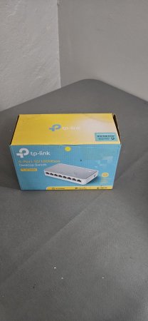 TP-Link TL-SF1008D 8-Port 10/100Mbps Desktop Switch (Boxed)