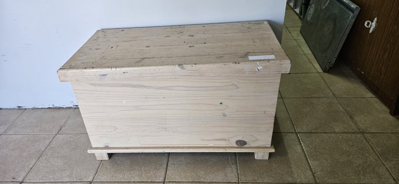 Pine Storage Chest / Blanket Box (90 × 45 × 45 cm)