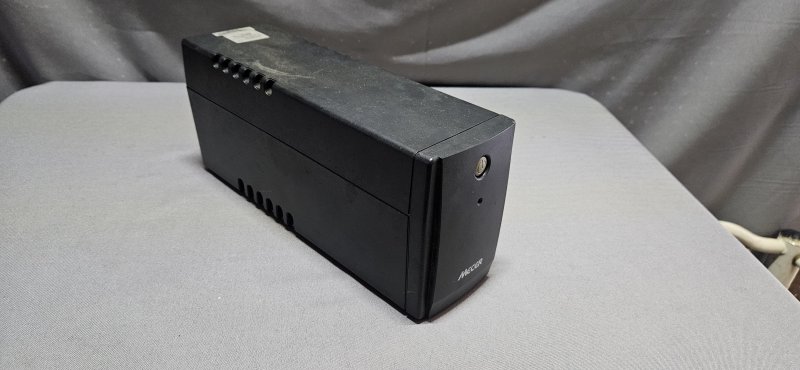 Mecer UPS — Line-Interactive Backup (Faulty / Spares or Repair)