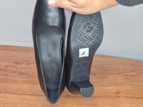 Green Cross Black Leather Court Shoes — Size 39