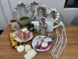 Various Decorative Items - Image 1