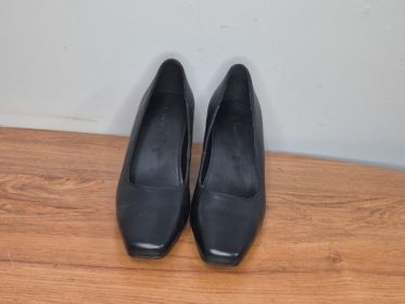 Green Cross Black Leather Court Shoes — Size 39