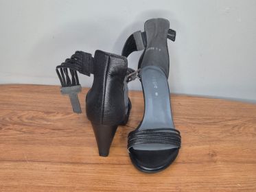 Froggie Black Leather Strappy Sandals — Size 8, Ankle Strap