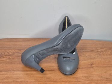 Froggie Grey Leather Platform Courts — Size 9