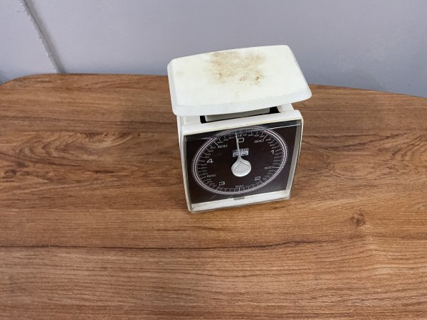 Vintage Kitchen Scale