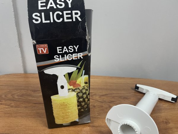 Pineapple Slicer