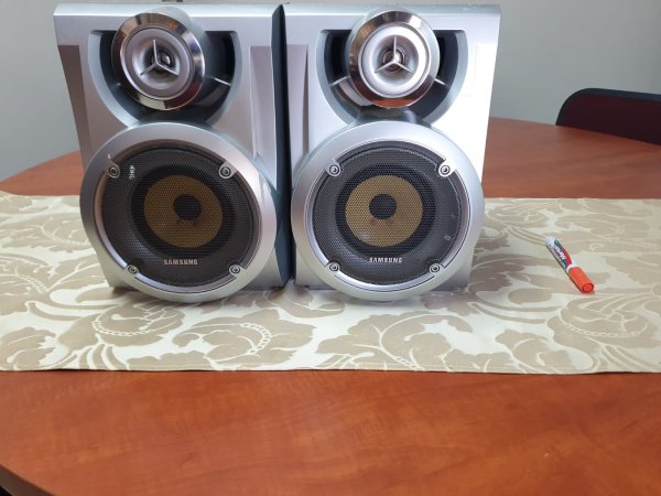 Samsung 2-Way Bookshelf Speaker Pair — Silver, Tested Working