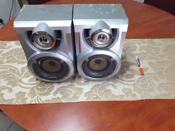 Samsung 2-Way Bookshelf Speaker Pair — Silver, Tested Working