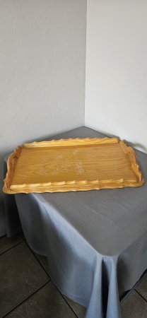 Pine Wooden Serving Tray with Scalloped Edge