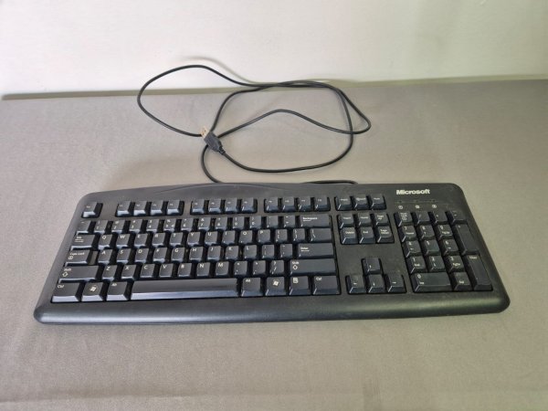 Microsoft Wired USB Keyboard — Full-Size Black