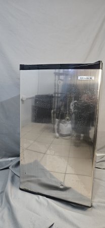 Kelvinator Compact Bar Fridge / Mini Fridge - Not Working