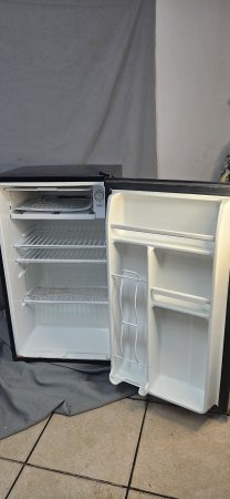 Kelvinator Compact Bar Fridge / Mini Fridge - Not Working