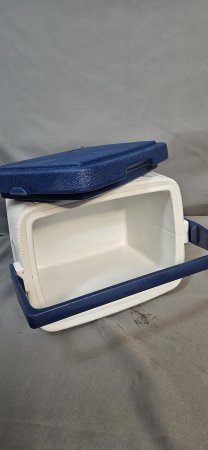 Small Colleman Cooler Box — Blue & White