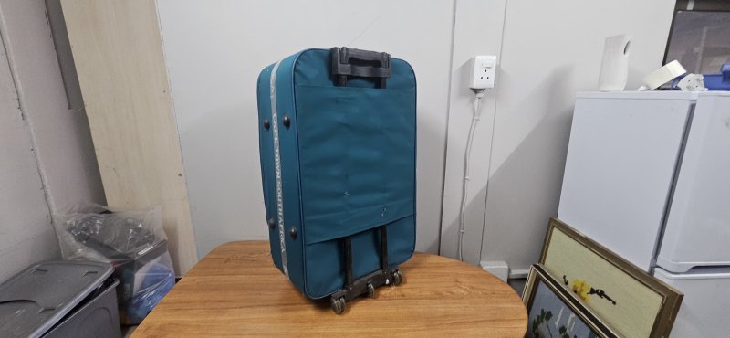 Large Teal Soft-Shell Wheeled Trolley Suitcase (Combination Locks)