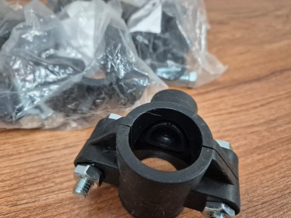 Nylon Saddle Clamps Ø32 × ½″ ×5 — New in Bags