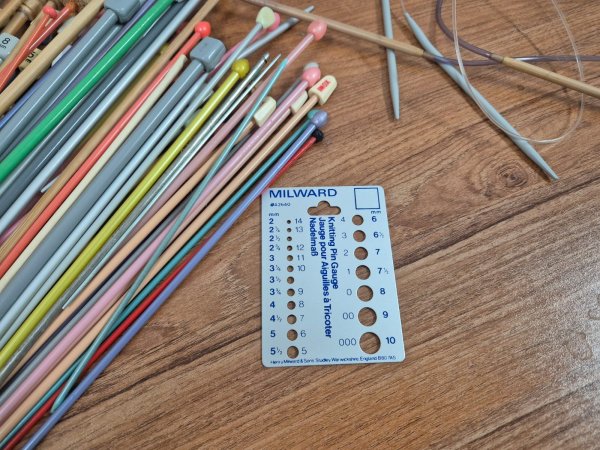 Knitting Bundle — Assorted Needles, Milward Pin Gauge & Yarn