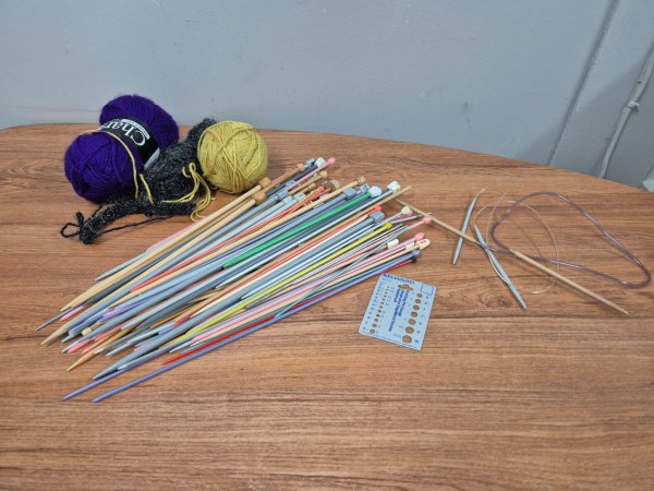 Knitting Bundle — Assorted Needles, Milward Pin Gauge & Yarn