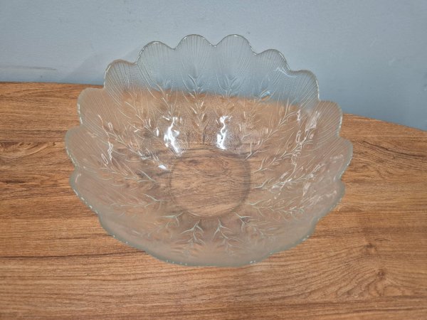 Scalloped Glass Fruit Bowl — Wheat Pattern, approx 28cm