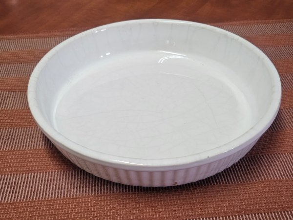 White Ceramic Fluted Pie / Quiche Dish
