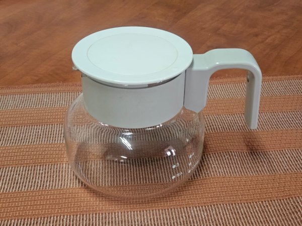 Glass Tea & Coffee Pot with White Lid and Handle