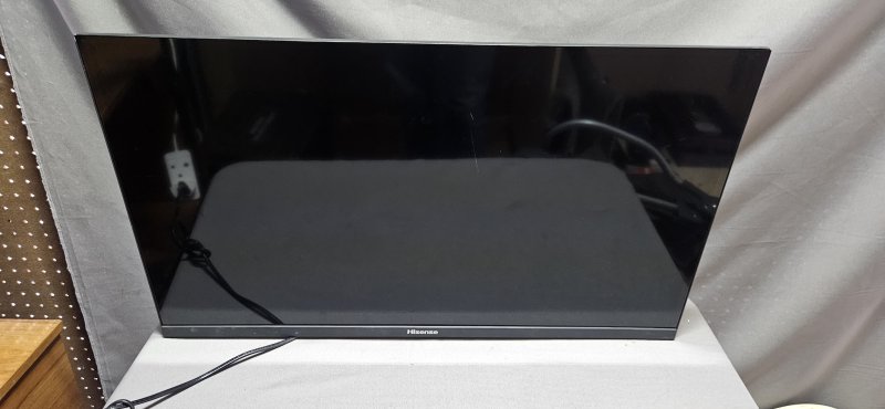 Hisense LED Flatscreen TV (Faulty / Spares or Repair)