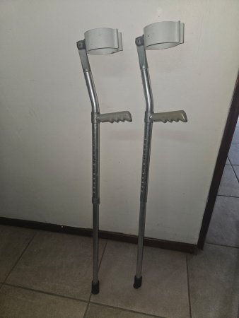 Pair of Adjustable Forearm (Elbow) Crutches, White Cuffs