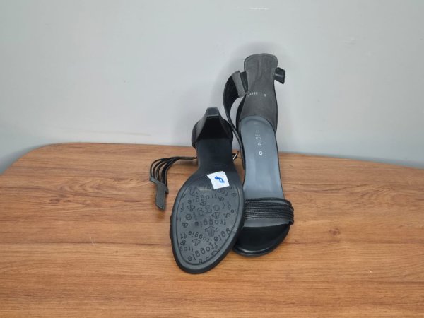 Froggie Black Leather Strappy Sandals — Size 8, Ankle Strap