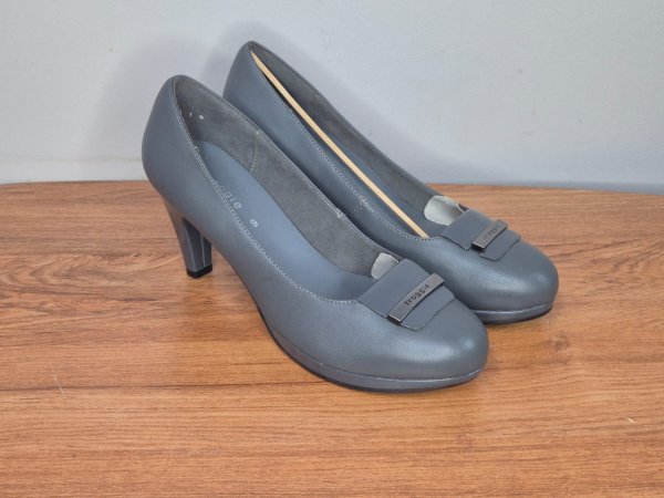 Froggie Grey Leather Platform Courts — Size 9
