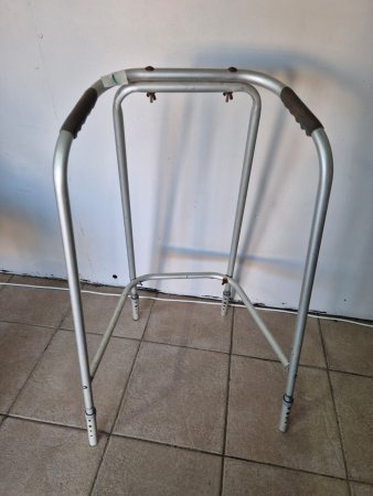 Aluminium Walking Frame — Height Adjustable