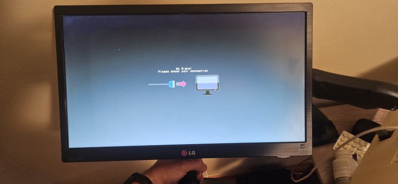LG Monitor in Working Condition