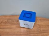 Lilimet Kitchens Retro Bread & Vegetable Keeper — Blue Lid - Image 1